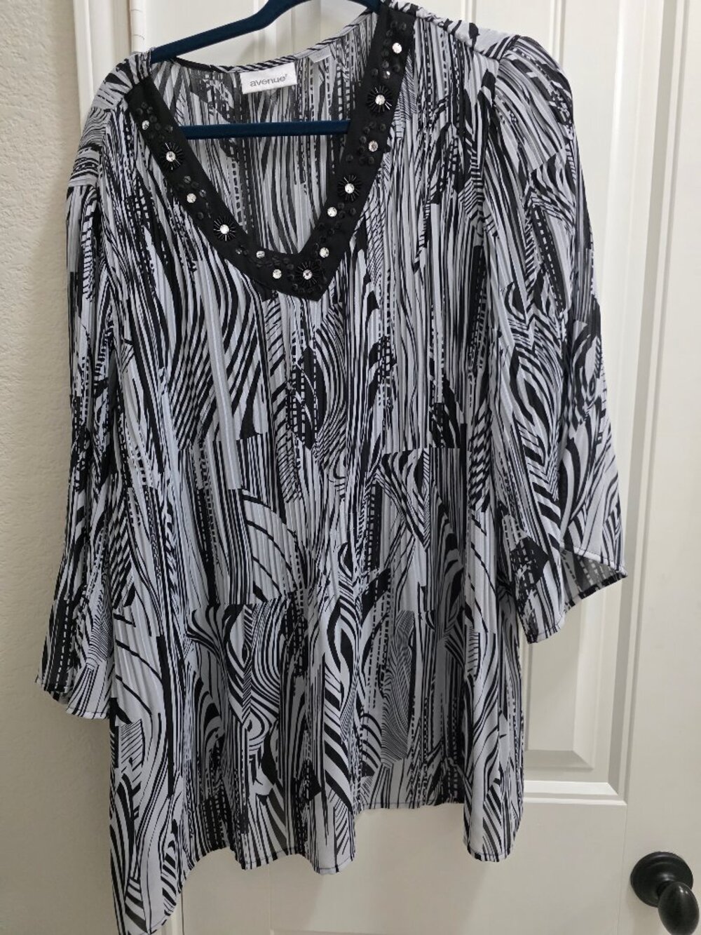 Black White Abstract Print Embellished Tunic Top
